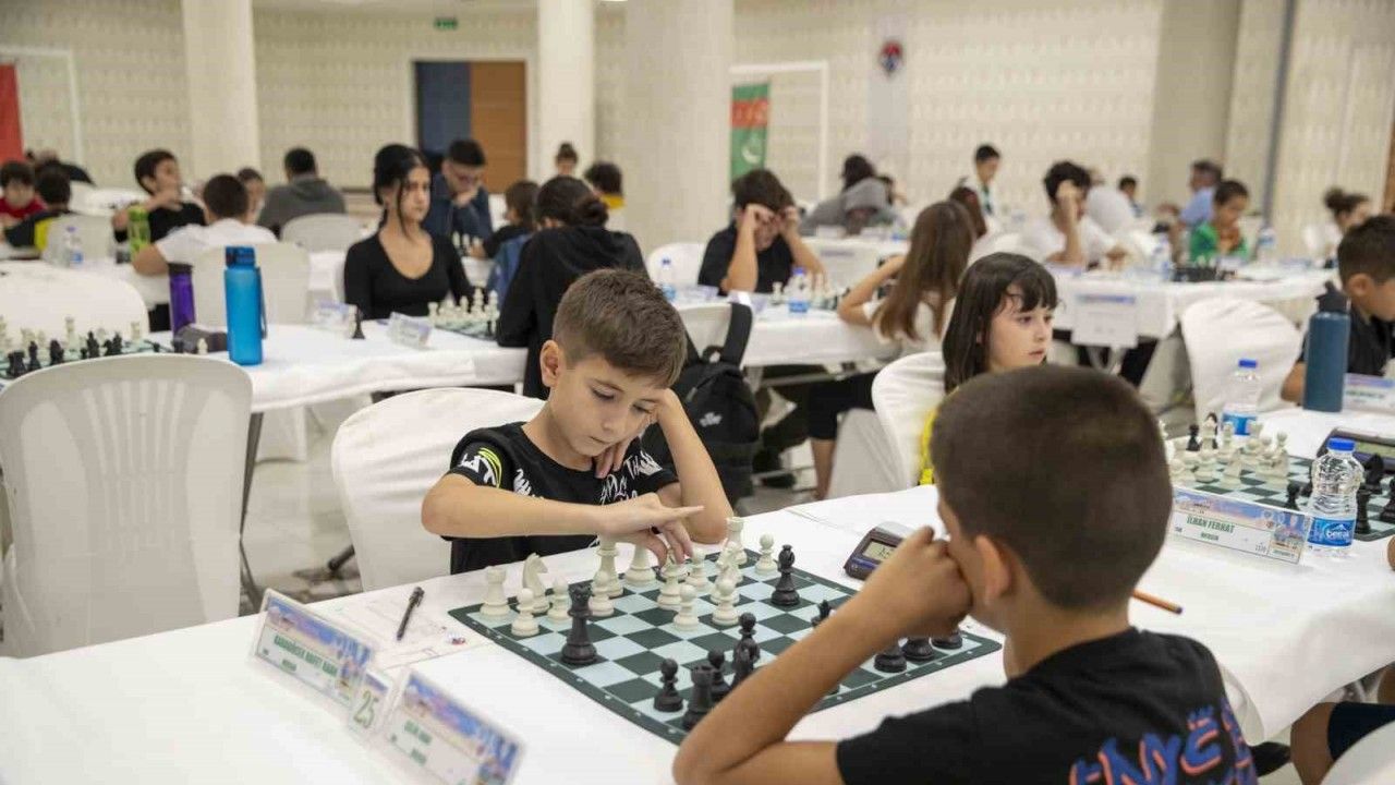 ’7. Uluslararası Satranç Turnuvası’ başladı