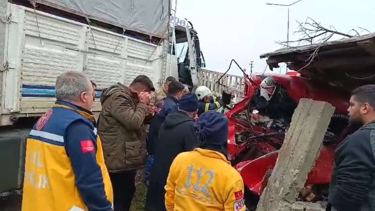 Kozan-Ceyhan karayolunda trafik kazası: 2 yaralı