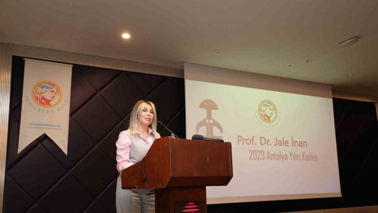 Rektör Prof. Dr. Özlenen Özkan ’Yılın Kadını’ seçildi