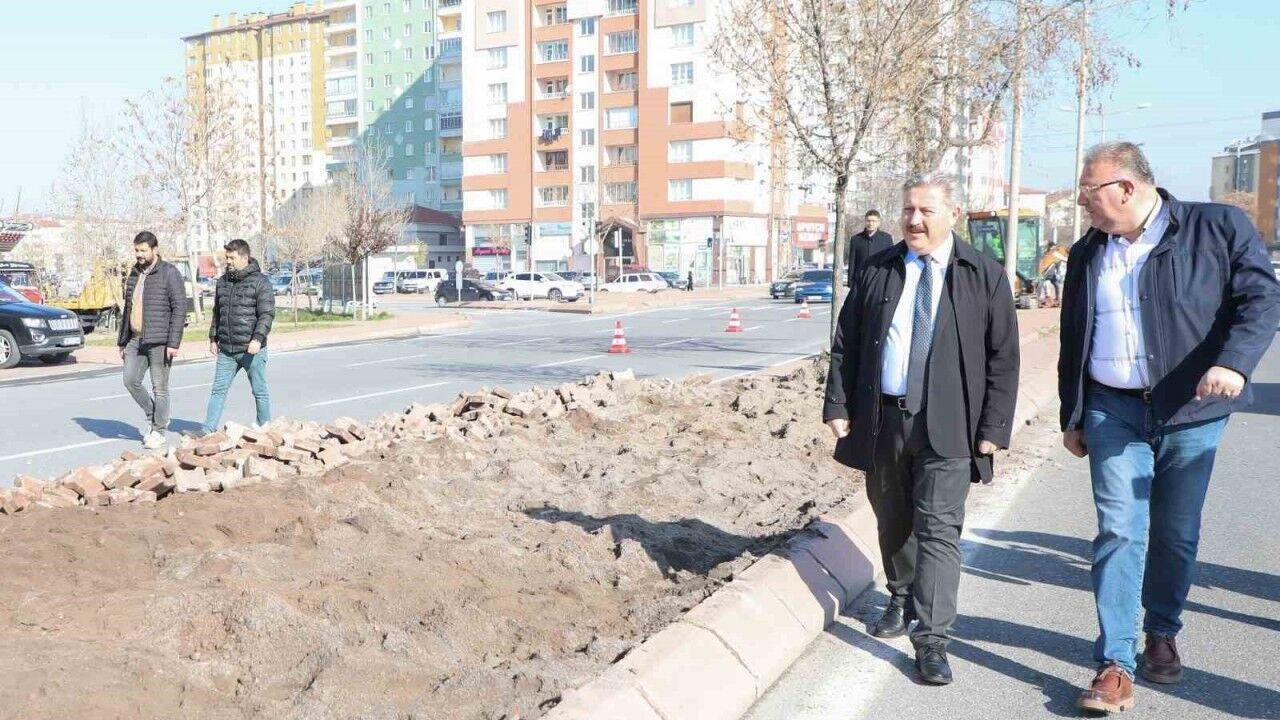 Başkan Palancıoğlu:  "Daha yeşil ve daha estetik bir Melikgazi için çalışıyoruz"