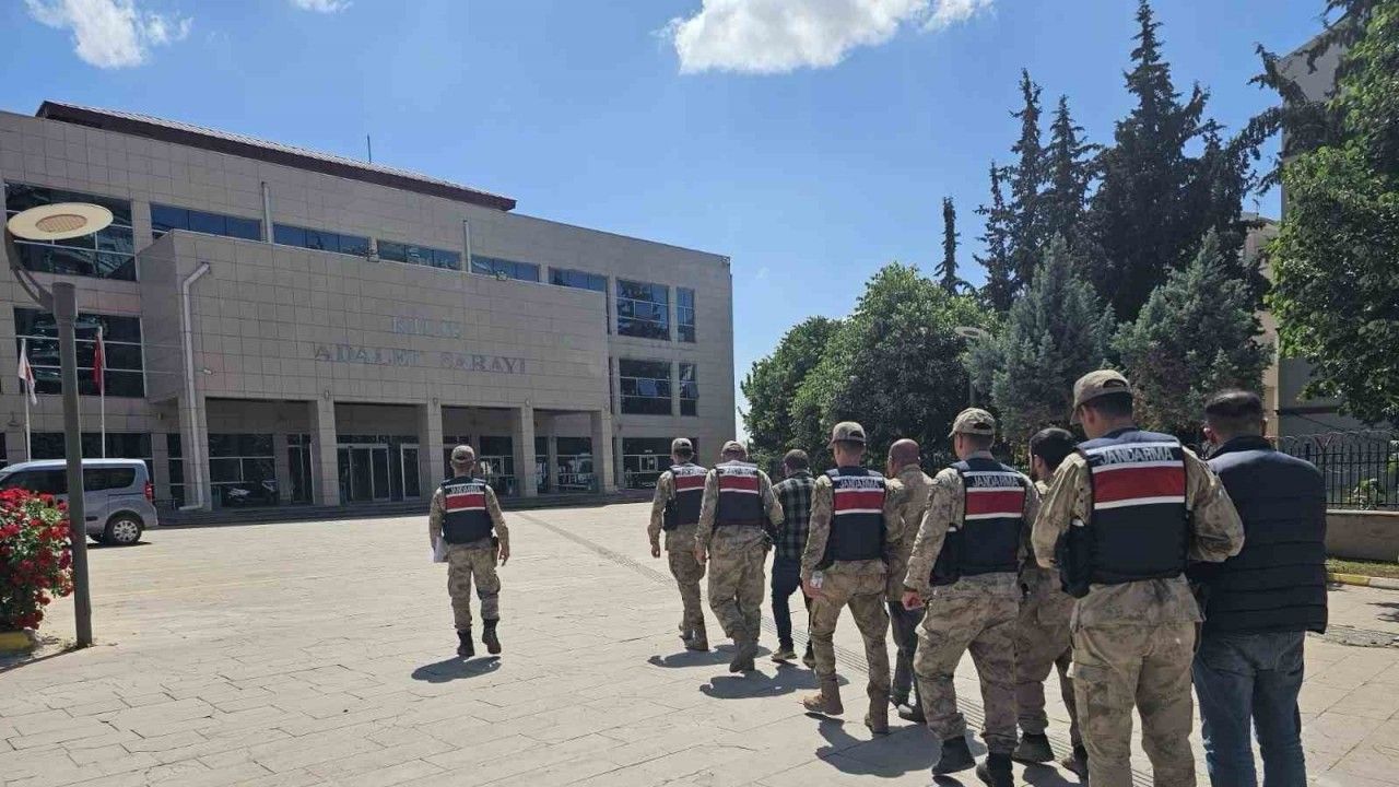 Kilis’te sit alanında kaçak kazı yapan 5 şüpheli suçüstü yakalandı