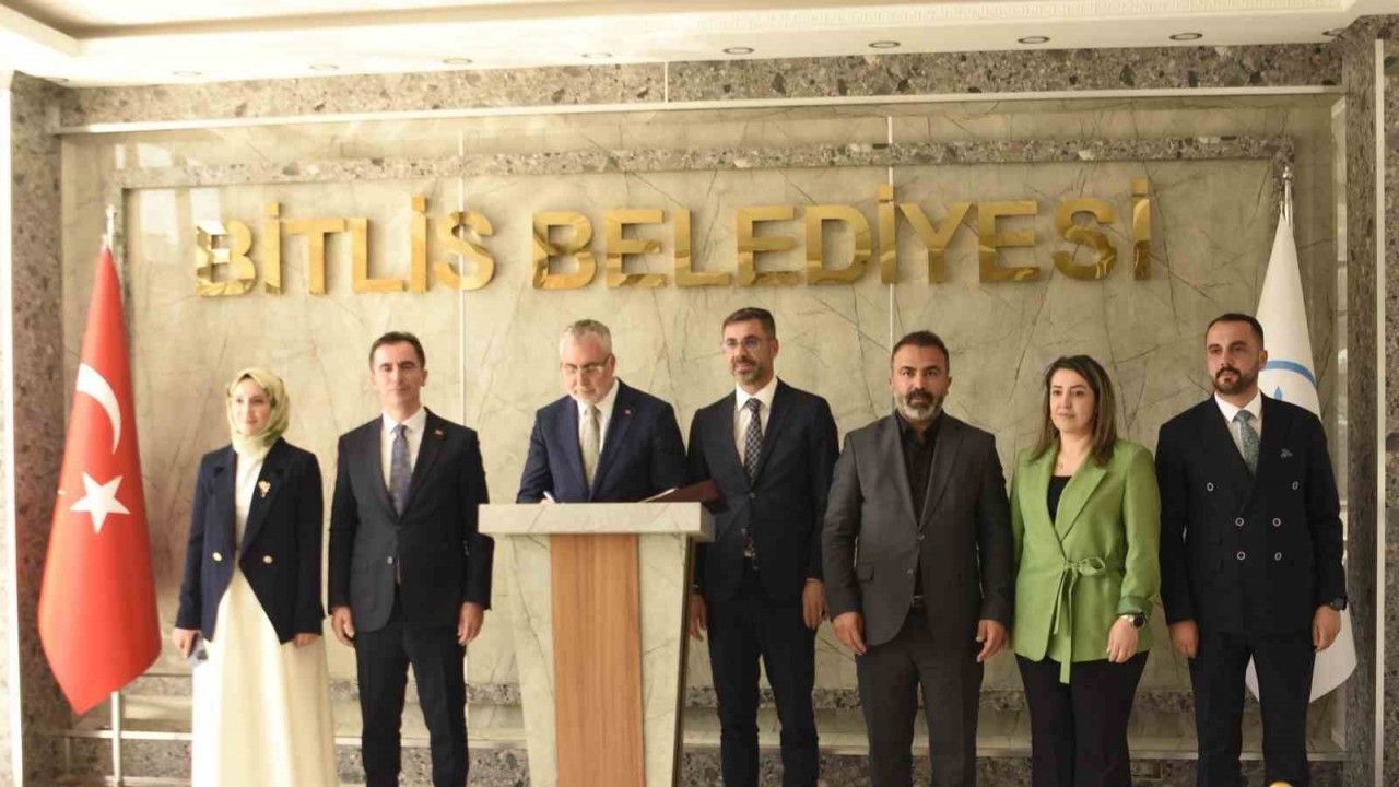 Çalışma ve Sosyal Güvenlik Bakanı Işıkhan Bitlis’te