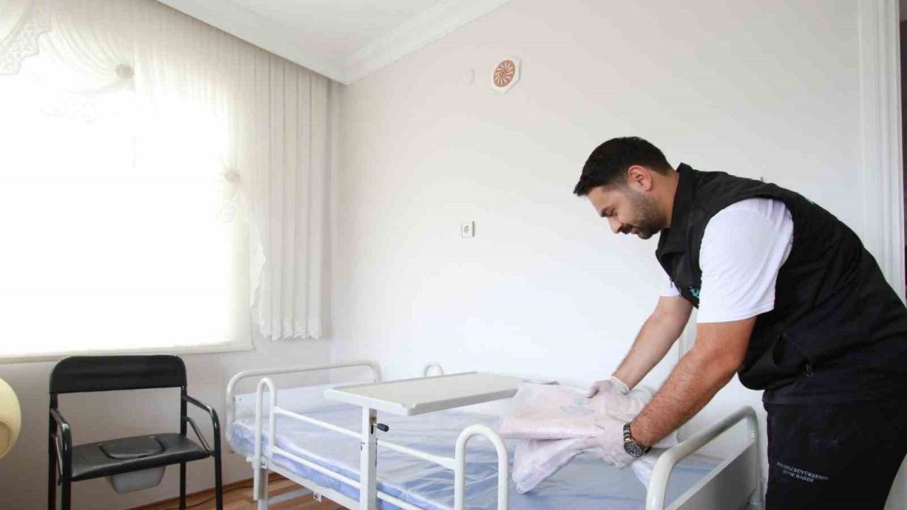 Yatağa bağımlı hastalara ekipman desteği