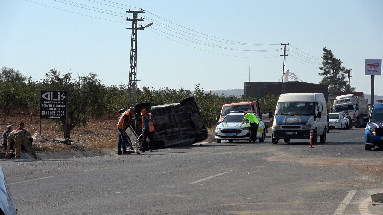 Kilis’te 3 aracın karıştığı kazada 1 kişi öldü, 4 kişi yaralandı