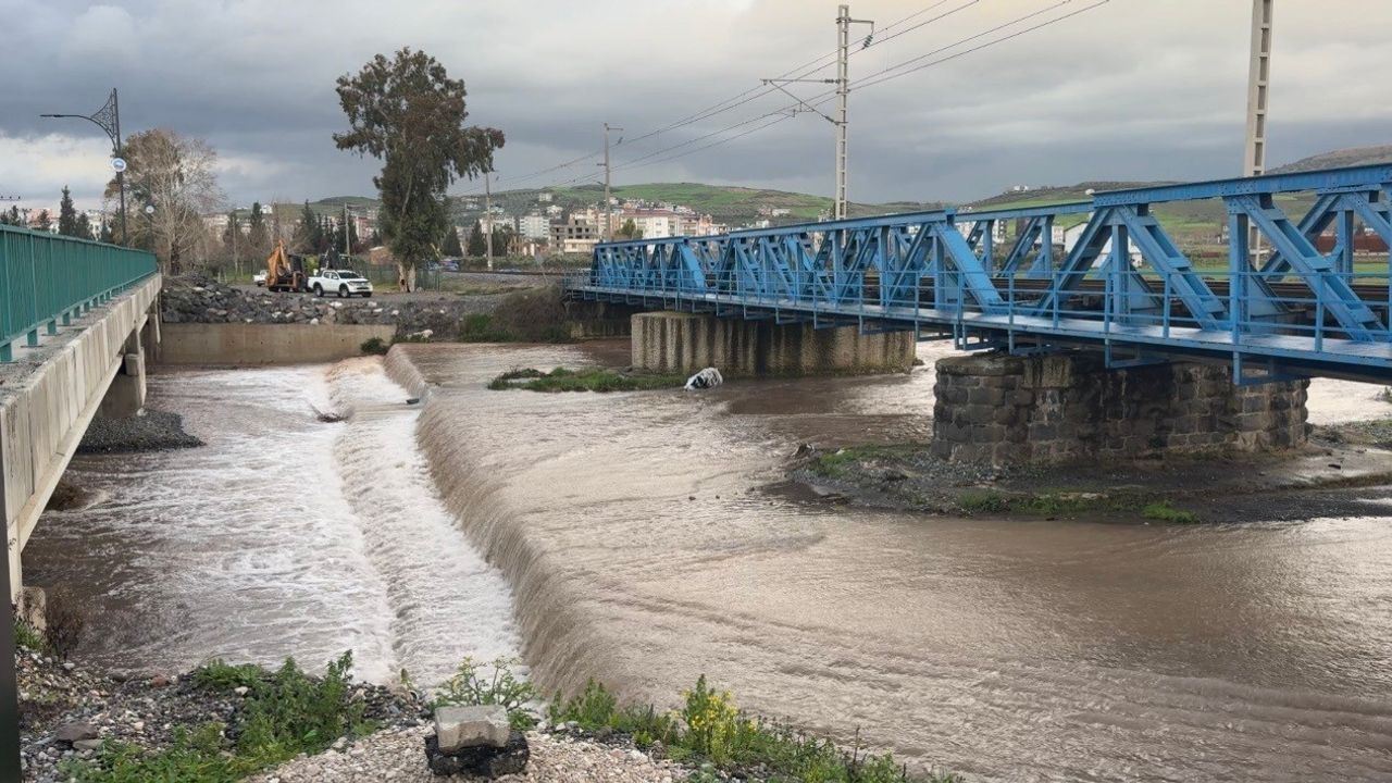 Osmaniye'de sağanak hayatı olumsuz etkiledi