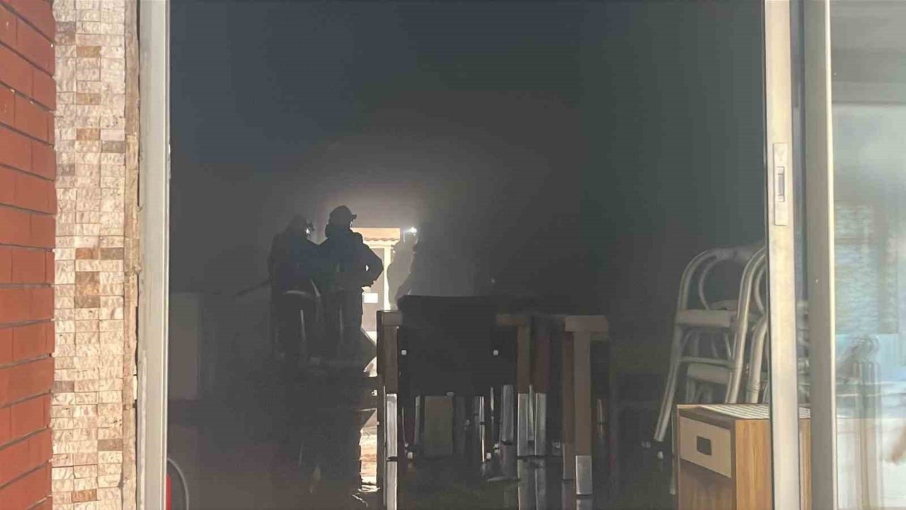 Alanya'da tadilattaki otelde çıkan yangın korkuttu