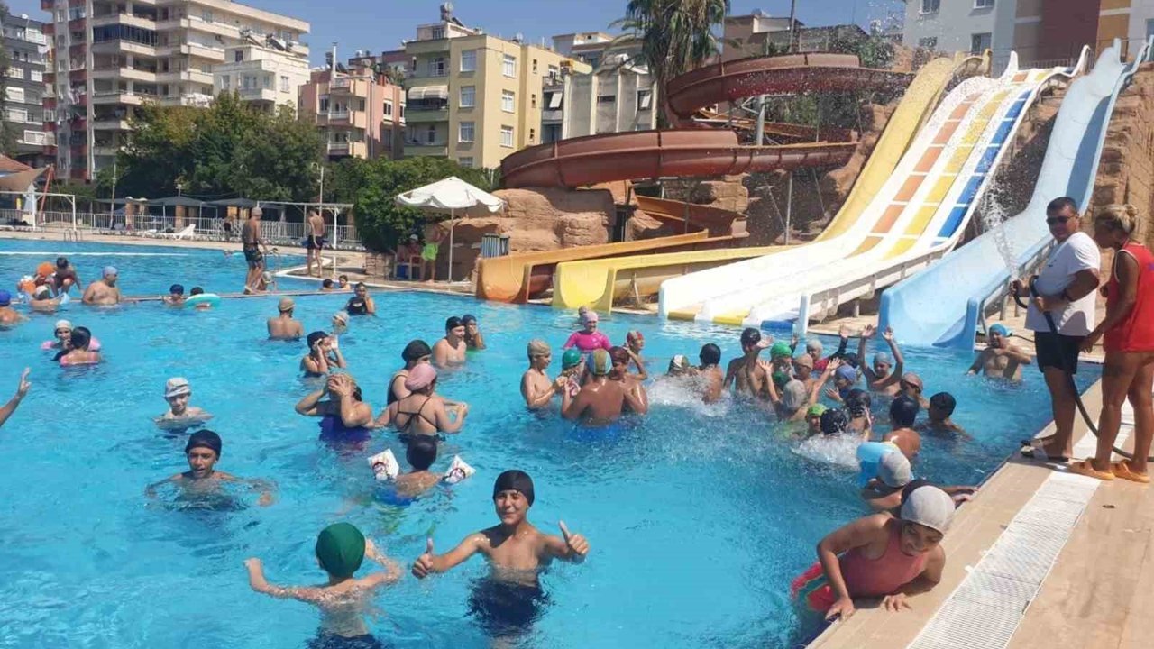 Tarsus'ta çocuklara güvenli yüzme imkanı sağlayan proje BELFOR'da seçildi