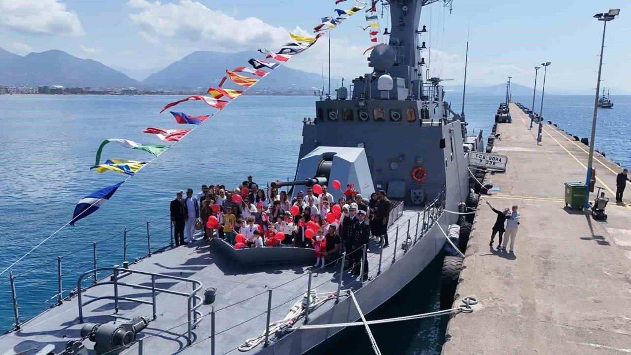 TCG BORA Alanya'da ziyarete açıldı
