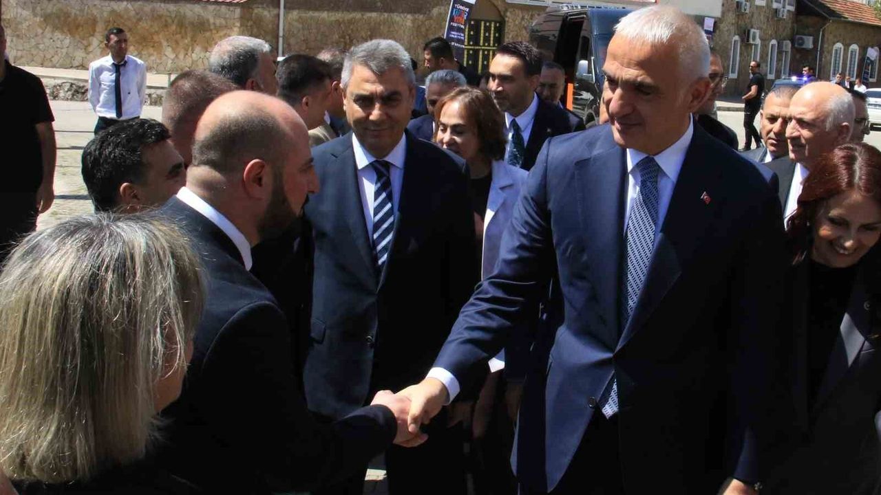 Bakan Ersoy: 'Mersin, yaşayan bir kültür hazinesidir'