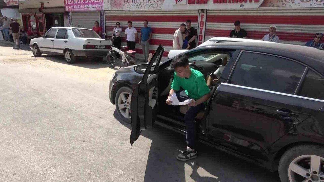 Sınava 1 dakika kala yetişti, aracının el frenini çekmeden araçtan fırlayıp okula koştu