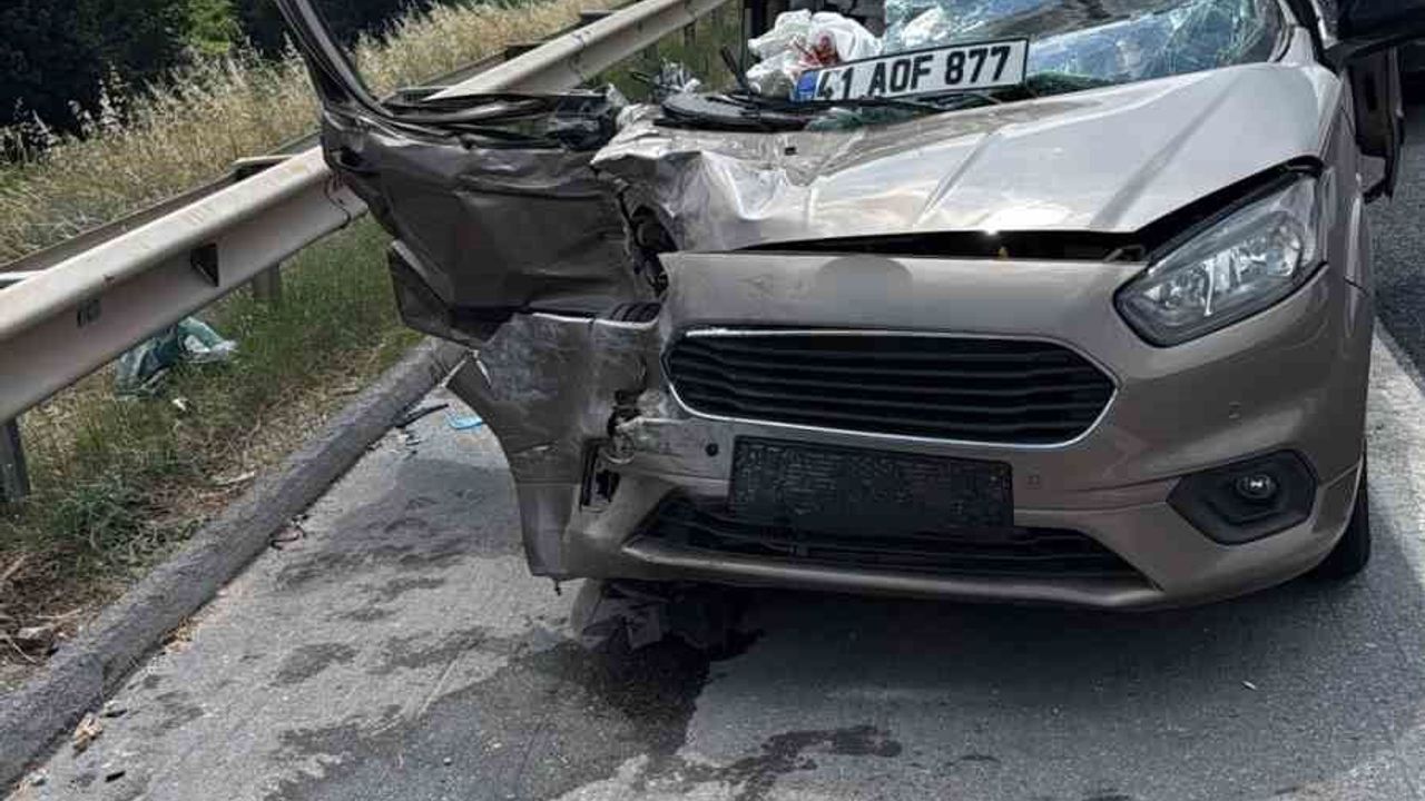 Tarsus-Adana otoyolunda kaza: 1 ölü, 4 yaralı