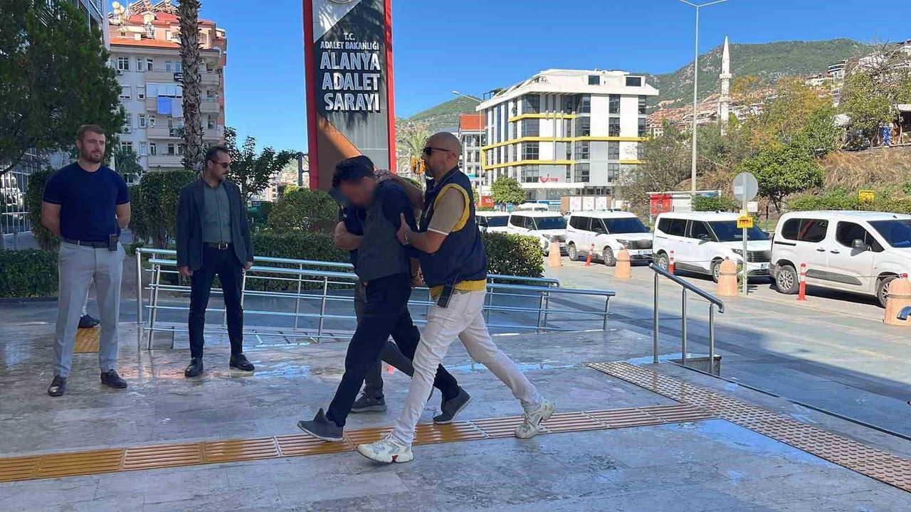 Antalya'da tefecilik ve şantaj operasyonunda 6 tutuklama