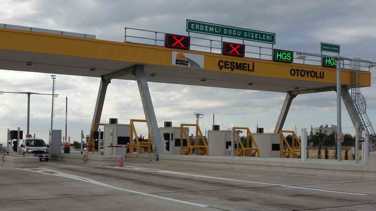 'Çeşmeli-Kızkalesi Otoyolu'ndan ilk günde 17 binden fazla araç geçti