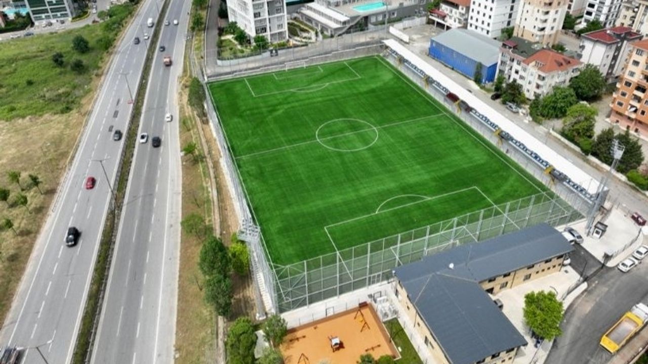 İstanbul Kartal'a yeni futbol sahası