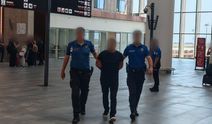 13 yıl hapis cezasıyla aranan şahıs havalimanında yakalandı