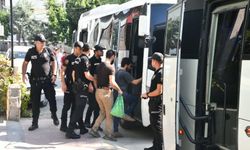 Yenişehir zabıtası kaçak göçmenleri polise teslim etti