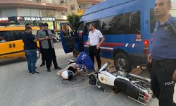 Jandarma aracı ile motosiklet çarpıştı: 1 yaralı