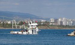 Akdeniz’de fırtına sonrası tekneler açılmaya başladı