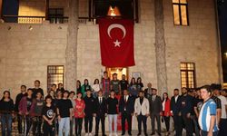 Başkan Yılmaz, gençlere Atatürk’ü ve Mersin’i anlattı
