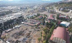 Depremde yıkılan mahalle yerinde dönüşüm bekliyor