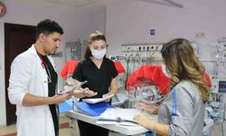 Prematüre doğduğu hastanede bebeklerin hayata tutunması için çalışıyor