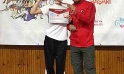 İlknur Su, Genç kadınlar Türkiye Bilek Güreşi Şampiyonası’nda kazanan isim oldu
