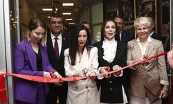 Ressam Züleyha Arslan'ın kadın temalı resim sergisi açıldı