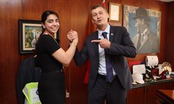 Türkiye şampiyonu sporcudan rektör Arıöz’e ziyaret