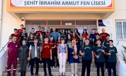 Anamur’da lise öğrencilerine fidan dağıtıldı