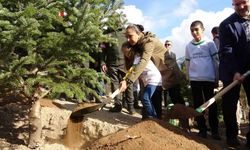 Burdur’da “Geleceğe nefes insanlığa nefes” diyerek 8 bin 850 fidan toprakla buluşturuldu