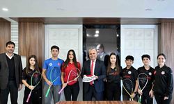 Muratpaşa’nın squash başarısı