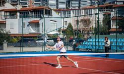 Kuşadası’nın ilk tenis kulübü kapılarını açtı