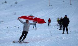 Türkiye’nin göl manzaralı kayak merkezinde sezon açıldı