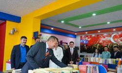 BŞEÜ’den lise öğrencilerine 236 adet kitap hediye edildi