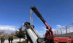 Erciş’te otomobille hafif ticari araç çarptı: 5 yaralı