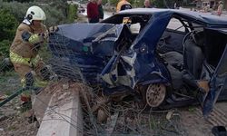 Hurdaya dönen Tofaş’taki 4 kişi yaralandı