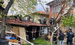 Kaynak makinesinden çıkan kıvılcım odunluğu yaktı