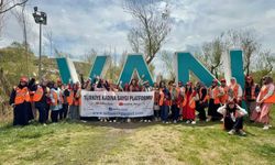Türkiye’nin farklı üniversitesinden 50 kız öğrenci Van’ı geziyor