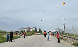AFAD gönüllülerinden çocuklara uçurtma şenliği