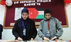 Amasyalı öğrenciler Gazze’deki çocuklar ve annelerine destek için kitap sattı