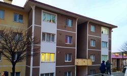 Bayburt’ta kuvvetli rüzgar evlerin çatılarını uçurdu