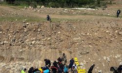 Bingöl’de otomobil dereye uçtu: 7 yaralı