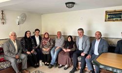 Çopuroğlu’ndan, en yaşlı AK Parti üyesine Anneler Günü sürprizi