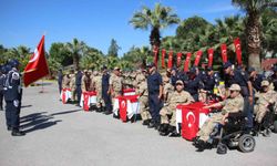 Engelli bireyler temsili askerlikle üniforma giyerek yemin etme gururunu yaşadı