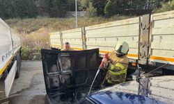 Erdek’te park halindeki otomobilde yangın paniği