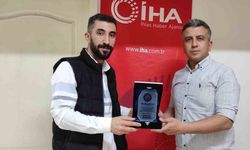 Güneşin Çocukları Spor Kulübü’nden İHA muhabirine plaket