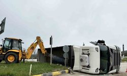 Kastamonu’da demir yüklü tır devrildi: 1 yaralı