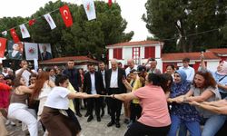 Kepez’de anneler yarıştı, çocuklar izledi