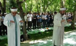 Konya’da Namazgah’ta eller yağmur için semaya kalktı
