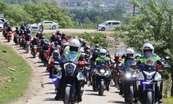 Liseli gençler motosikletleriyle trafik farkındalığı oluşturdu: "Bir Kural, Bir Ömür" yolculuğu